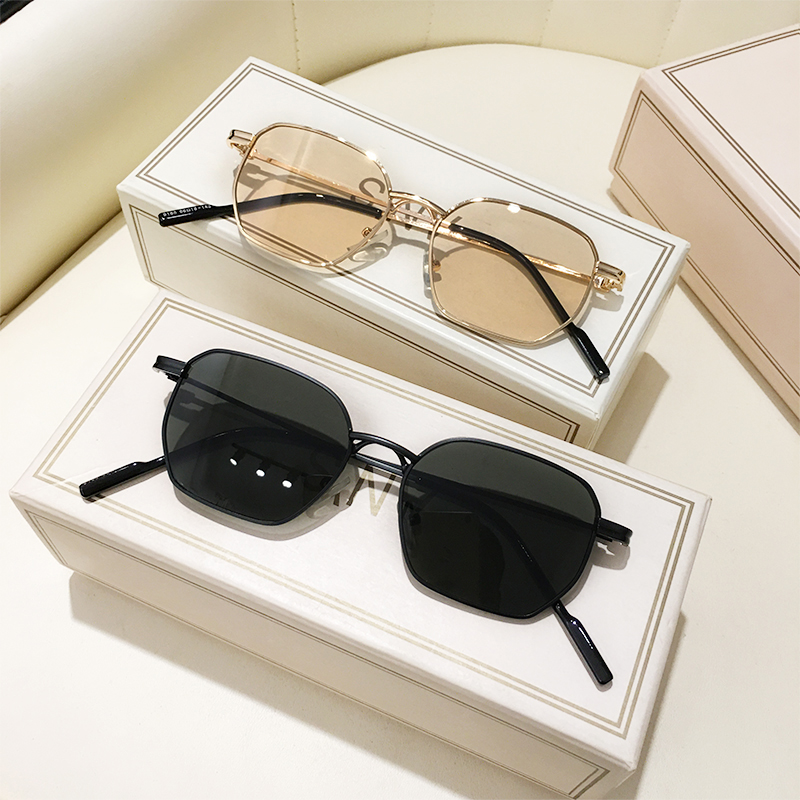 Men'S Vacation Accessories - الرجعية المعادن مستطيل إطار النظارات الشمسية