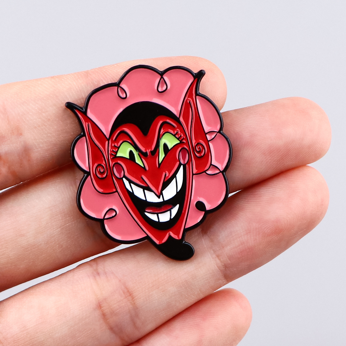 دبوس بروش من سبيكة معدنية على  - مراجعة Lapel Pin Enamel وسعره
