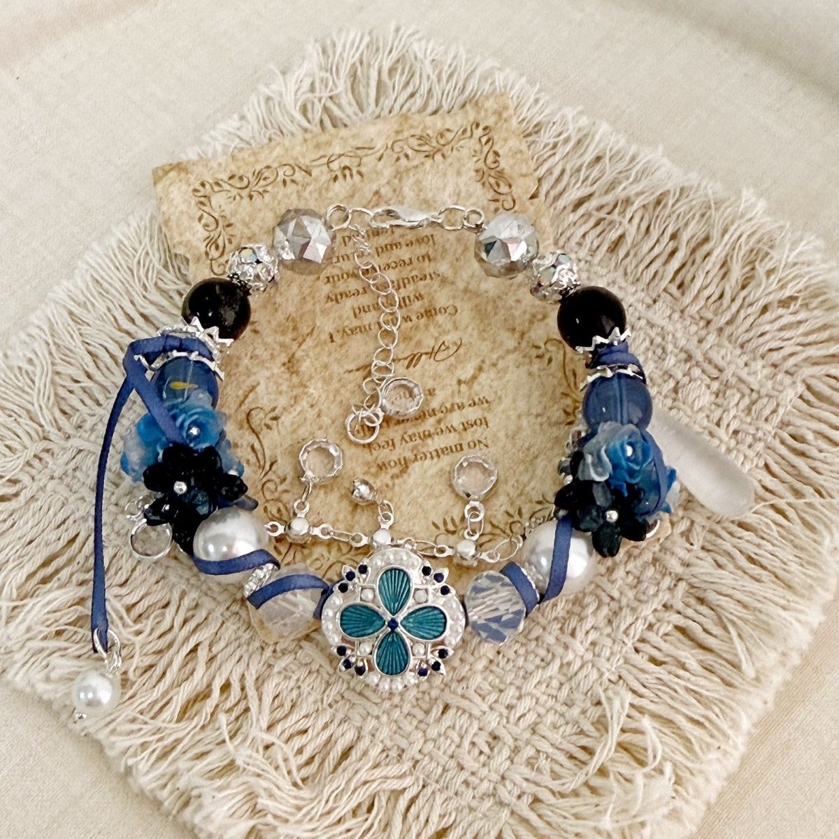 أساور نسائية مرصعة بالخرز مستو - مراجعة Men'S Accessories Anime وسعره